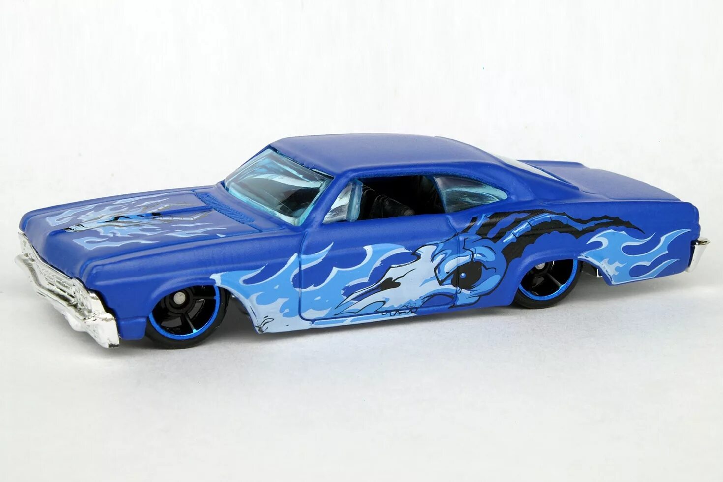 Редкие машинки хот. Hot Wheels Impala 65. 65 Chevy Impala hot Wheels. Hot Wheels 65 Impala 1996. Хот Вилс fjv60.