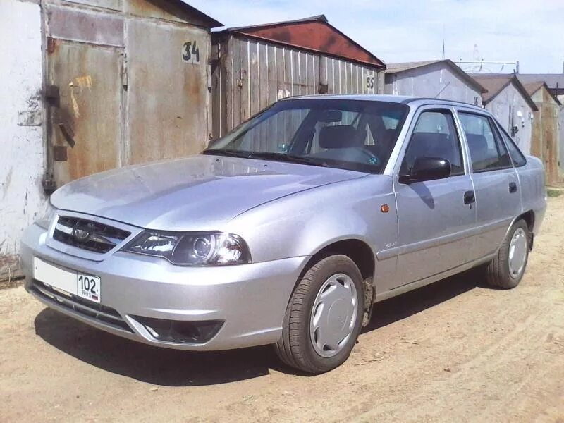 Нексия машина очкарик. Машина дэу нексия с пробегом. Nexia daewoo авито. Авито автомобили нексия. Краска daewoo nexia n100.