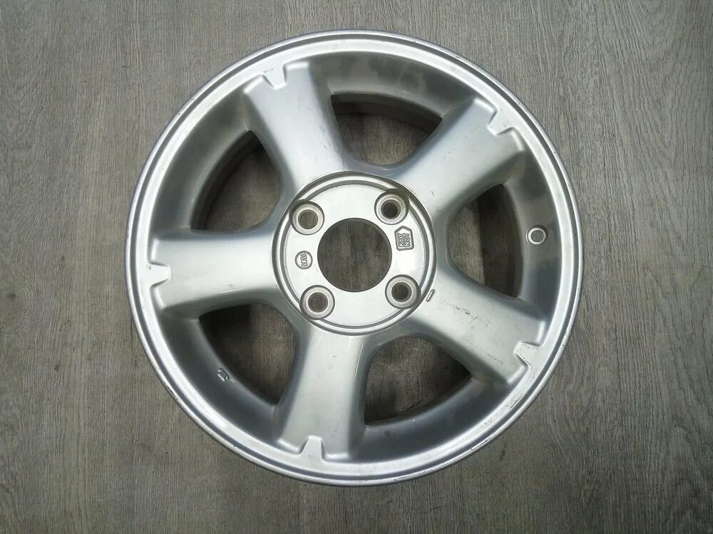 Диски r14 ниссан санни. Литые диски на ниссан альмера g15. Nissan almera classic диски r15. Диск бу ниссан альмера классик. Штатны диски ниссан bluebird.