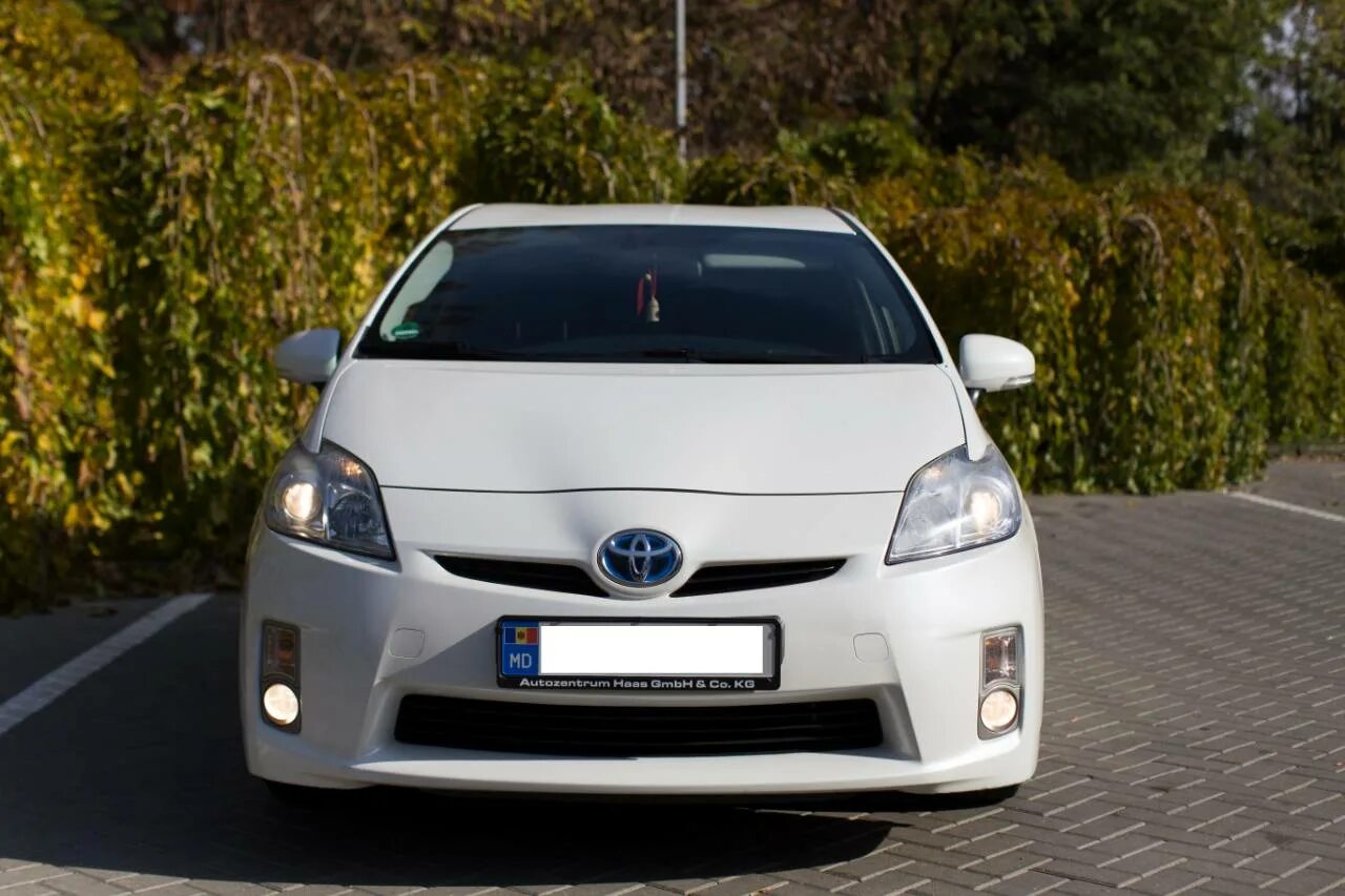 Тойота приус 2015 белый. Тойота приус 2013 год. Тойота приус v2013. Toyota prius hybrid 2013. Toyota prius 30 белый.