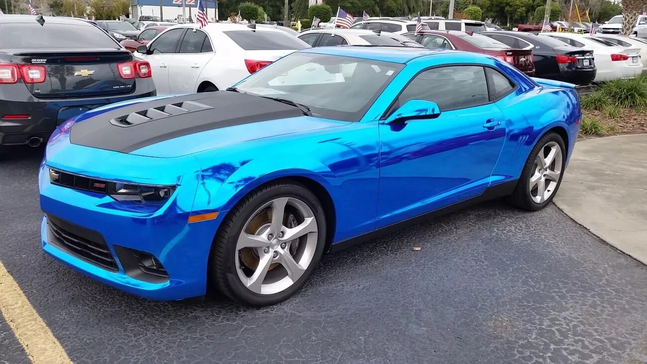 Цвет электро. Шевроле Камаро голубой. Chevrolet Camaro 2021 синий. Шевроле Камаро Blue Chrome. Chevrolet Camaro 2009 Blue.