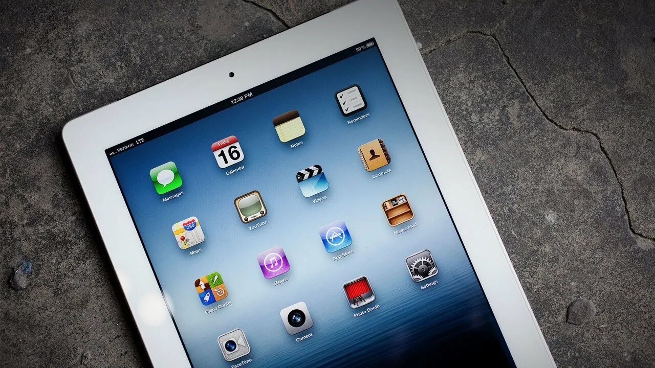 Телефон планшет apple. IPAD Mini 2012. Apple IPAD Mini 4. Айпад айфон 4. Айпад 4 2012.