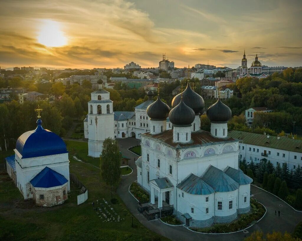монастырь в кирове