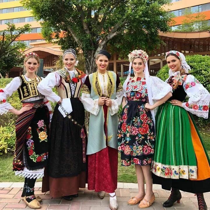 Народный костюм сербии. Болгары сербы хорваты. Болгары сербы хорваты. Болгары сербы хорваты. Болгарский национальный костюм мужской.