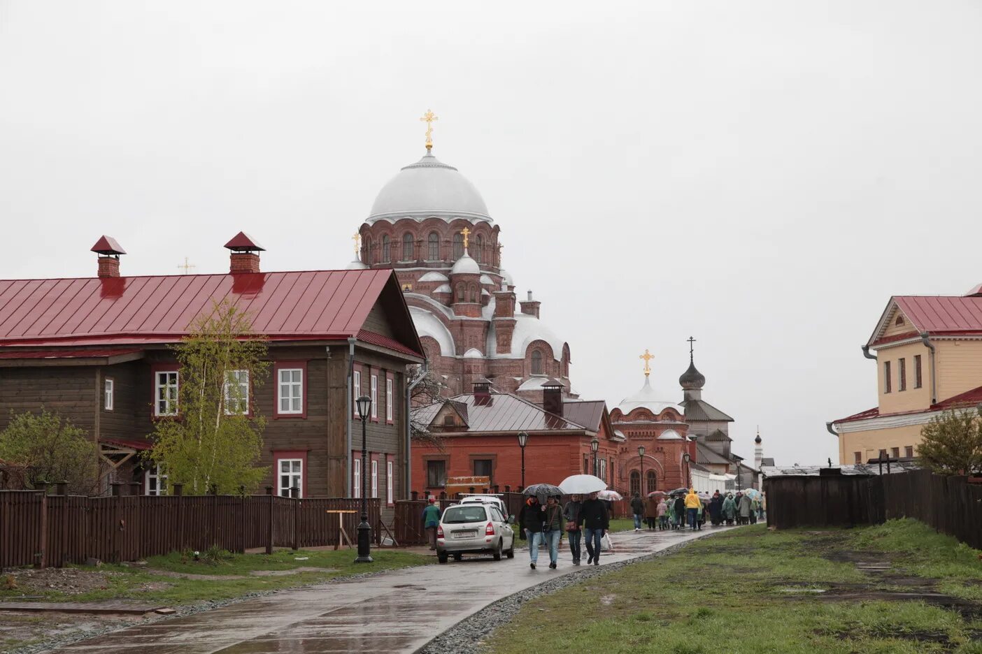 Станция свияжск. Свияжск Зеленодольский район. Остров Свияжск ЖД станция. Свияжск ЖД вокзал. Остров Свияжск в Казани.