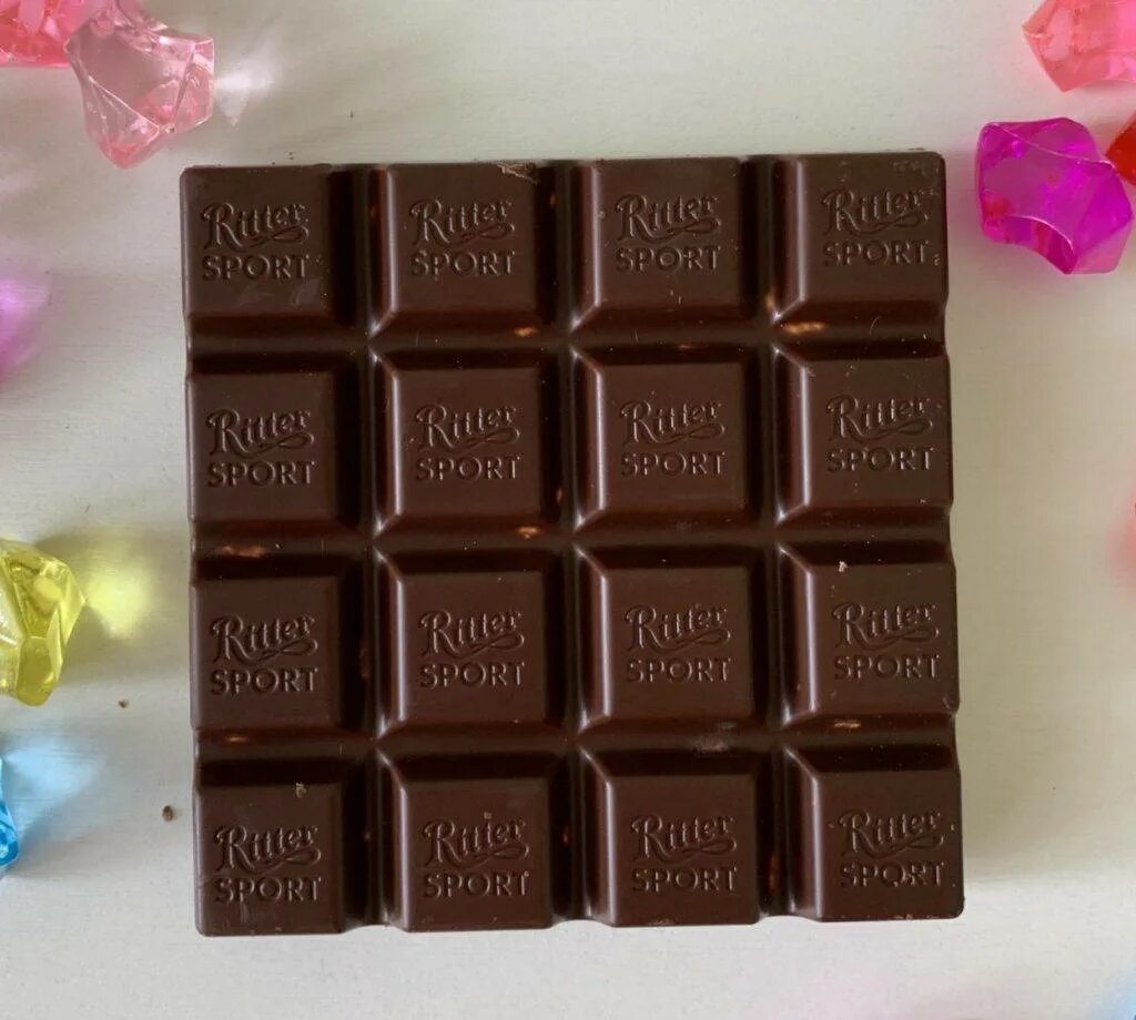 Квадратные шоколадки. Квадратная форма для шоколада. Шоколадки маленькие квадратные. Форма для шоколада плитка.