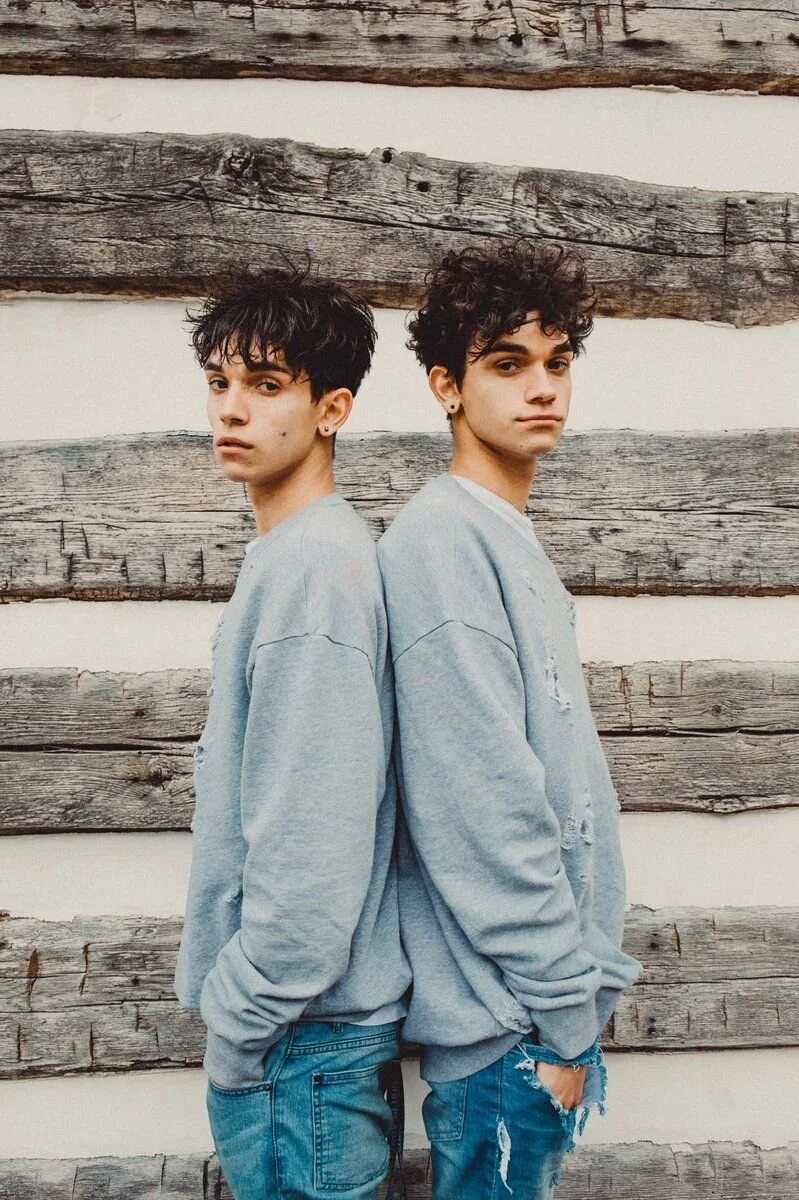 Близнецы мужчины дружба. Lucas and Marcus dobre. Братья dobre. Близнецы парни. Красивые Близнецы парни.