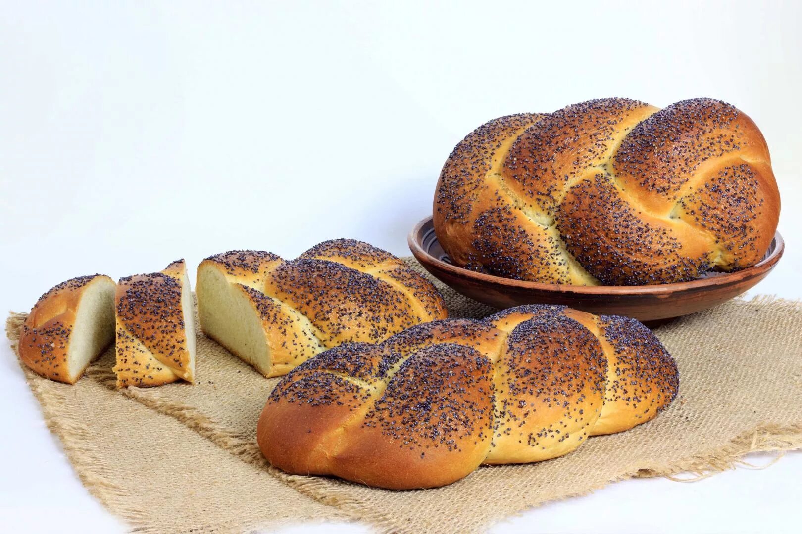 Батон хала с маком. Батон с маком. Батон с маком. Батон с маком. Батон с маком.