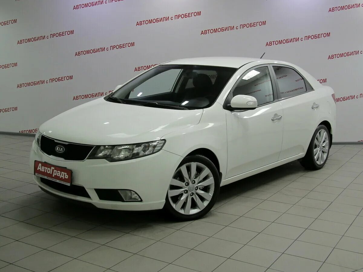 Автомобиль с пробегом петропавловске. Kia Cerato 2011 белый. Киа Серато 2011 белая. Киа Церато 2010 белая. Киа Серато 2 2011.