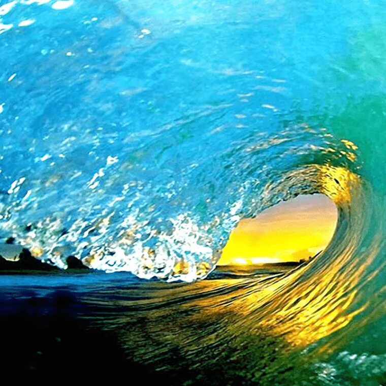 Блестело море все в ярком. Блестело море все в ярком свете и грозно. Блестящее море. Сказочное море. Блестящее море.