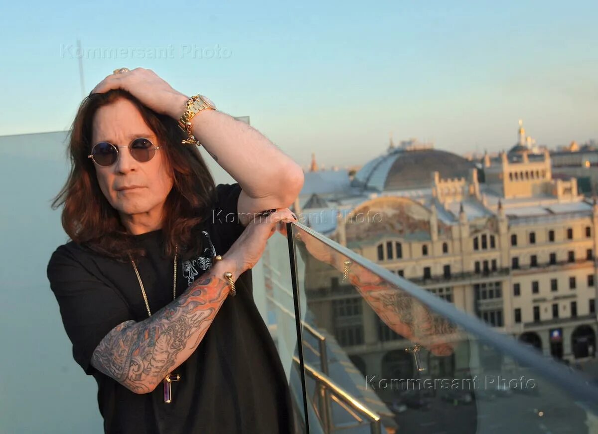 Ozzy osbourne 1969. Оззи осборн фото. Осборн болен. Оззи осборн фото. Фото оззи осборна.