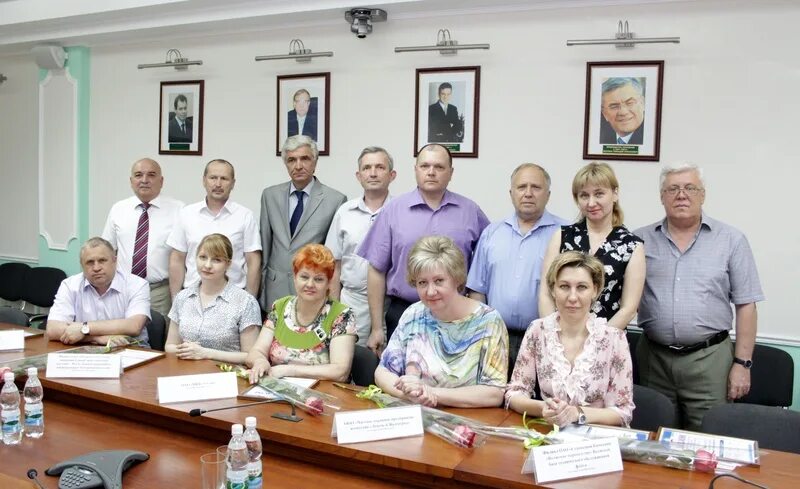 Областной пенсионный фонд Волгоград. Пенсионный фонд в Волгограде сотрудники. Михайловка Волгоградской области пенсионный фонд работники. Пенсионный фонд Волгоград Кировский. Сайт пенсионного волгограда