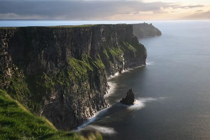 Клиф какого. Скалы мохер, графство Клэр, Ирландия. Cliffs of Moher Ирландия. Скалы мохер Ирландия. Ирландия клифы мохер.