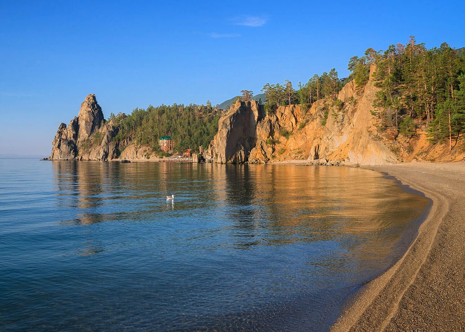 область на берегу байкала. листвянка байкал лето. кбжд прибайкальский национальный парк. чивыркуйский залив на байкале. максимиха байкал.
