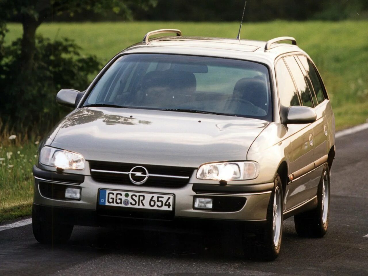 Opel Omega 1999 универсал. Opel Omega b 1994-1999. Opel Omega, 1994 универсал. Opel Omega b Caravan.