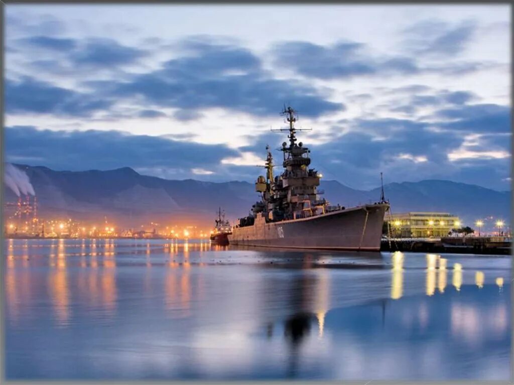 Кольский полуостров североморск. Военно морской город. Севастополь корабли черноморского флота. Санкт-петербург нева вмф. Репетиция парада вмф.