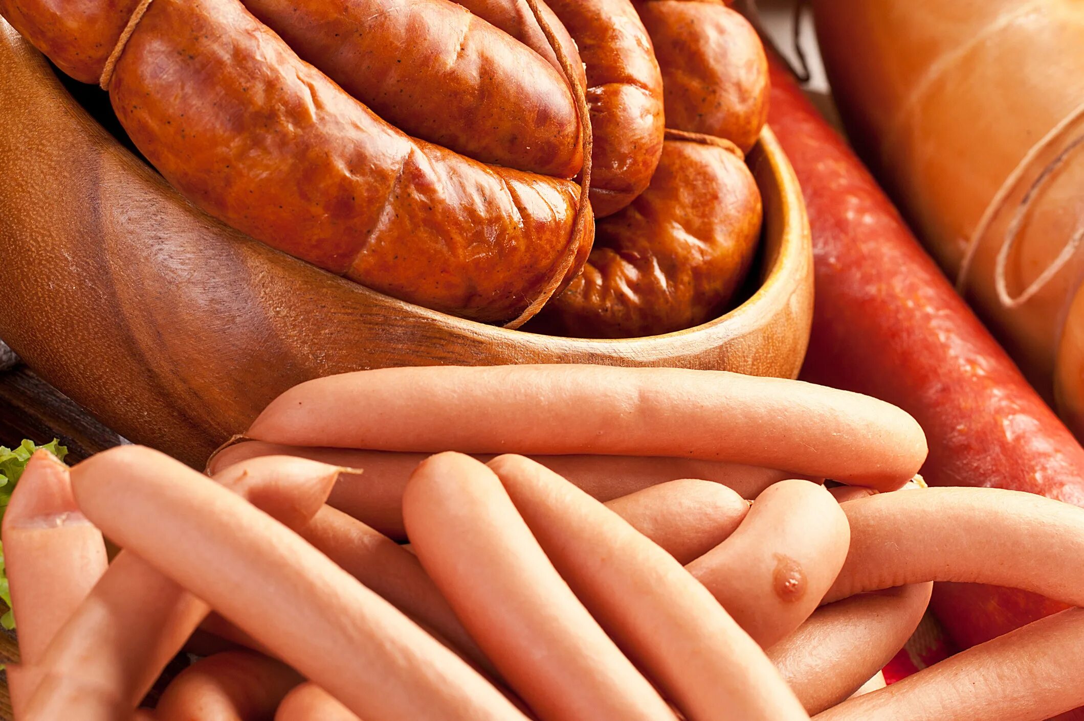 колбаса белорусская борисовский мясокомбинат. колбасы и деликатесы. сосиска колбасные изделия. колбасы и копчености. колбаса сосиски.