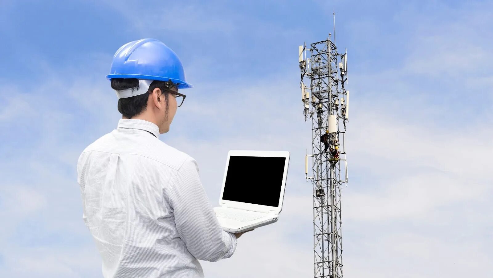 Инженер связист. Систмныйадминистратор. Telecommunication engineer. Telecommunication engineer. Системный.