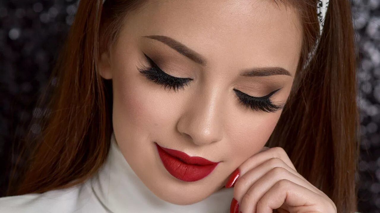 Макияж глаз красных губ Selena Gomez × Festival de Cannes 2019 Selena gomez makeup, Festival makeup, Fes