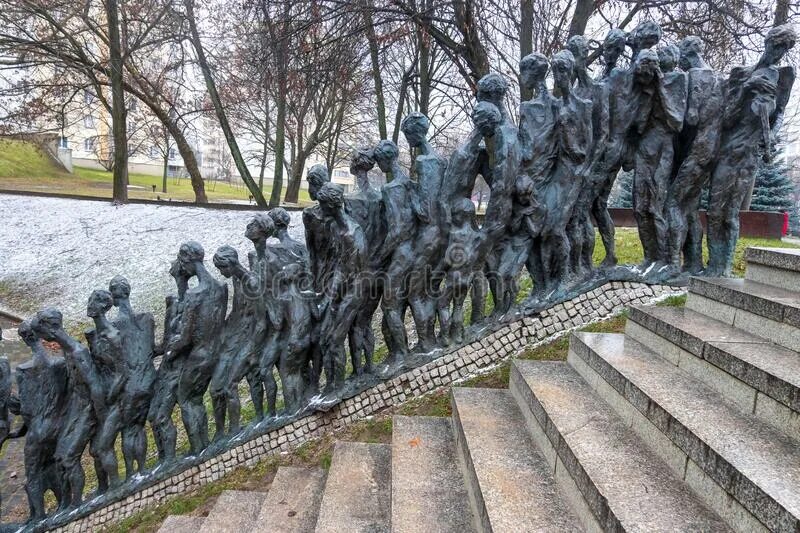 Жертвы холокоста в беларуси. Мемориал в минске жертвам холокоста. памятник жертвам холокоста яма. мемориал жертвам холокоста памятники жертвам холокоста. памятник холокосту в минске.
