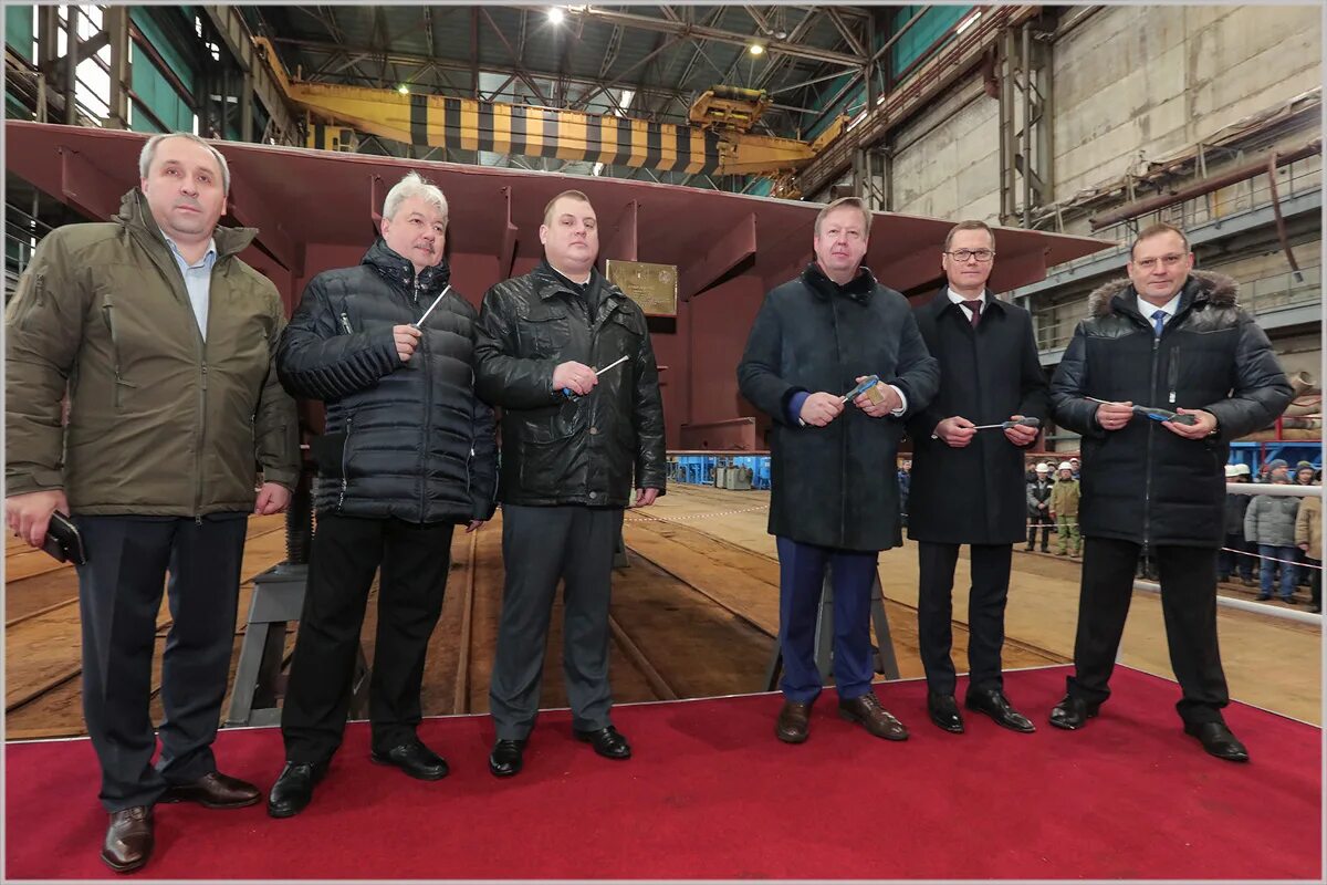 Быстров дмитрий александрович верфь братьев нобель. "верфь братьев нобель" спустила на воду краболов "владимир". Судоверфь рыбинск. Верфь братьев. Спуск судна в рыбинске.