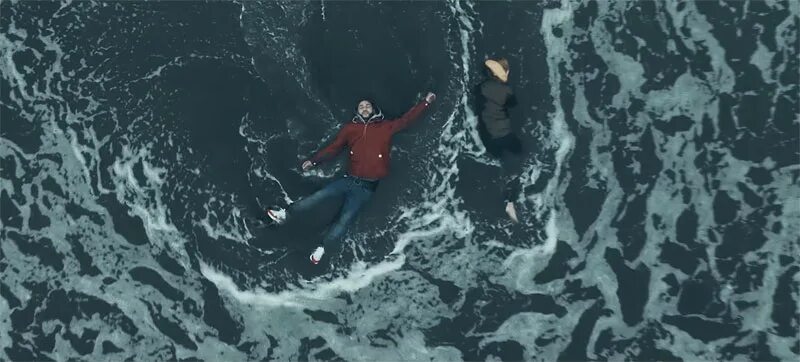 Женщина из воды. Океаны. Океан слез. Человек-океан раим тригер. Под морем.