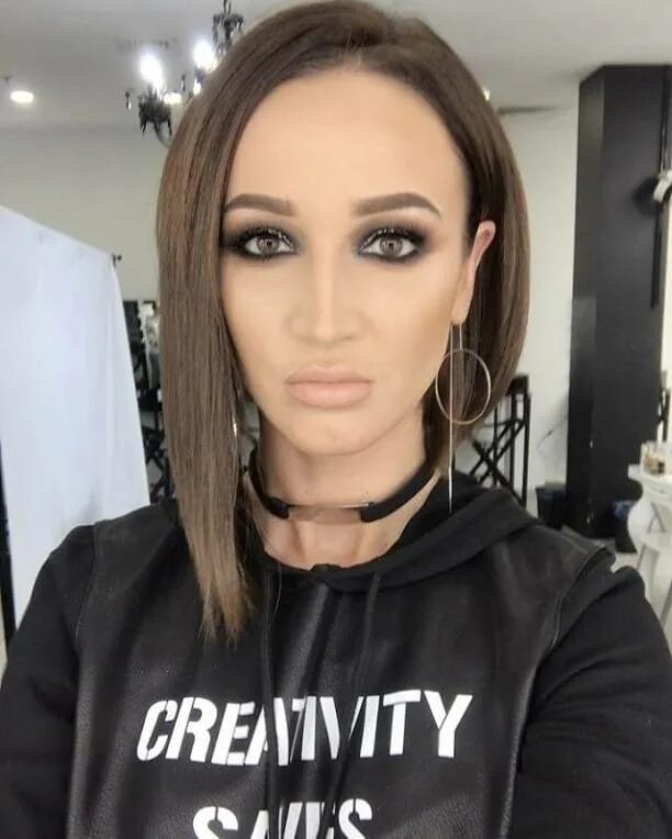 Макияж ольги бузовой. Макияж ольги бузовой. Макияж бузовой фото. Бузова с каре. Бузова лицо.