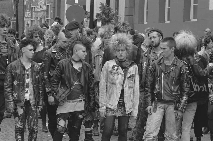 Moscow punks, 1992. 2023 Историческая Республика VK