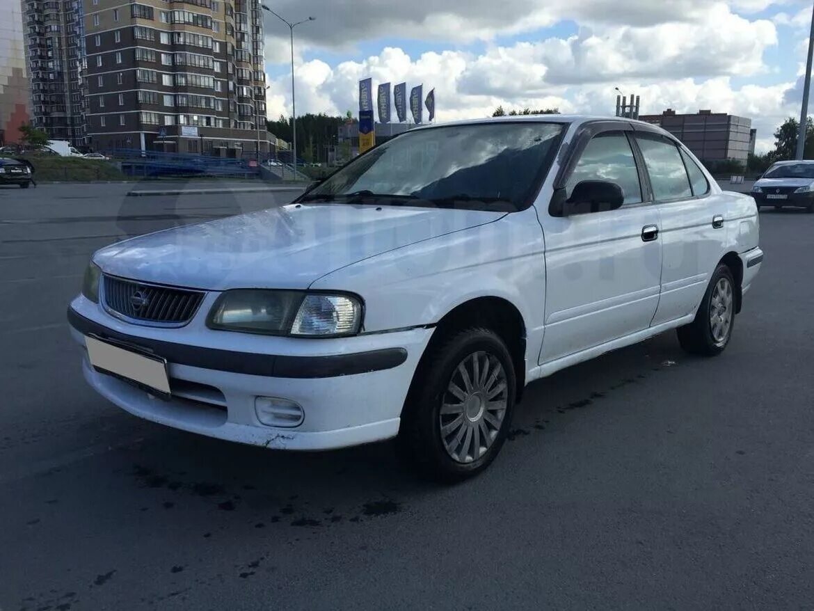 Санни бел. Ниссан Санни 14 белый. Nissan Sunny 1.6 МТ, 1992,. Nissan Sunny белый. Ниссан Санни бело черная 1998.