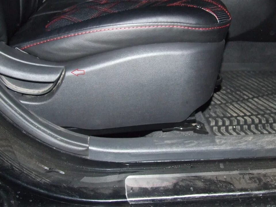 Hyundai ix35 переднее сиденье. Передние сиденья Хендай Солярис. Hyundai Solaris 2011 снятие переднего сиденья. Hyundai Solaris 2014 VIN под сиденьем.