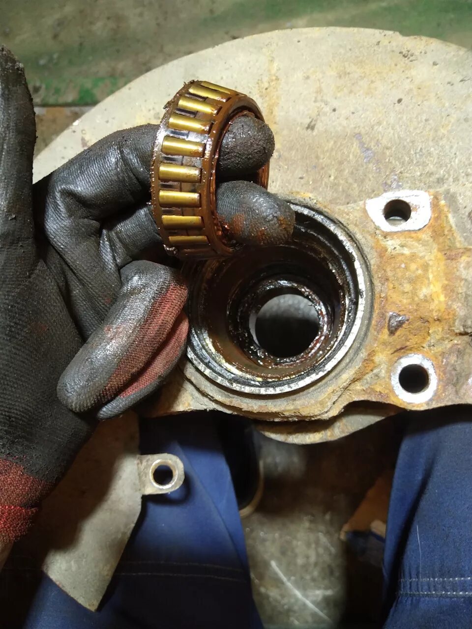 Как поменять подшипник ниве Replacement of the bearing and oil seal of the housing of the internal hinge of