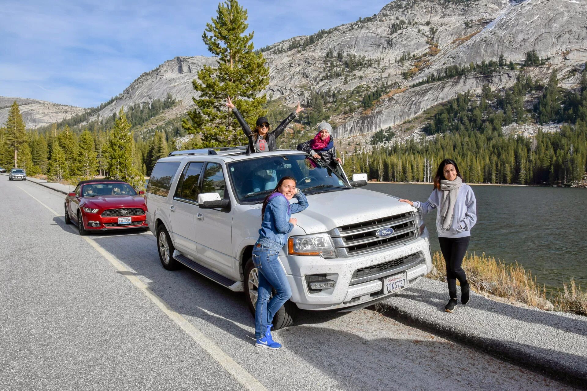 Travel my car. Автомобильный туризм. Поход на машине. Автомобиль для туризма. Машина для экскурсий.