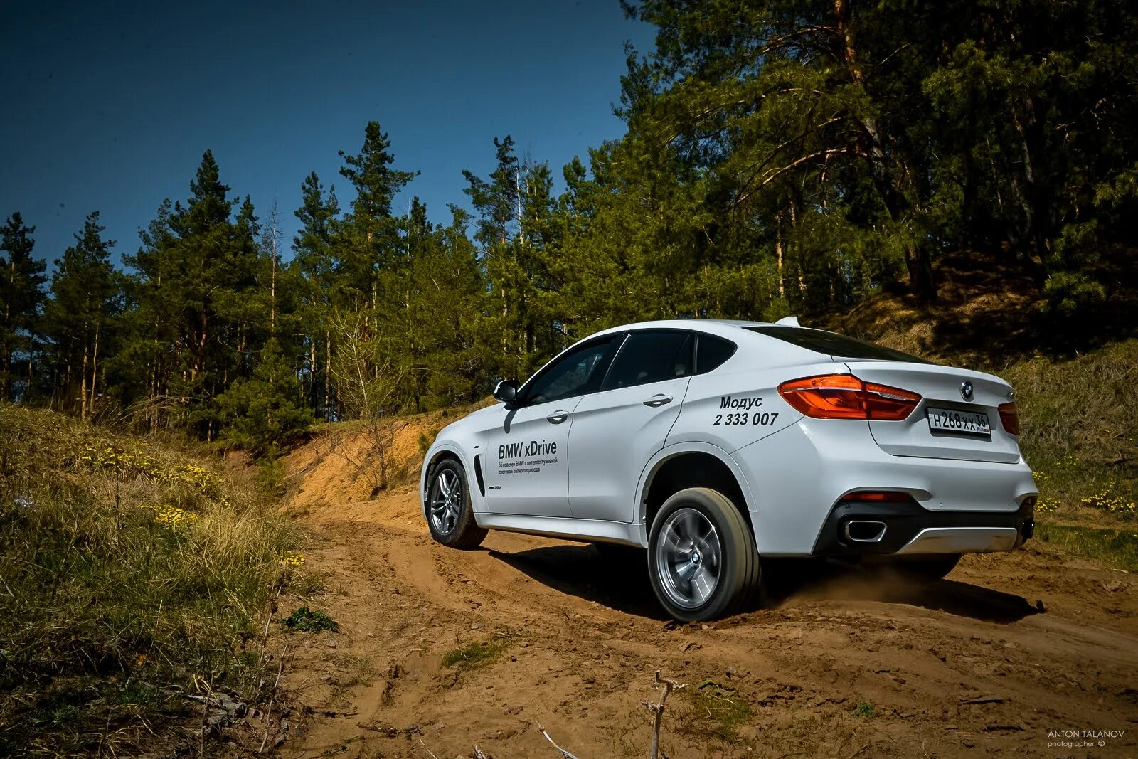 Поко х6 про тест. БМВ х6 белая. БМВ х6 для бездорожья. BMW x6 бездорожье. BMW x6 2015 дизель.