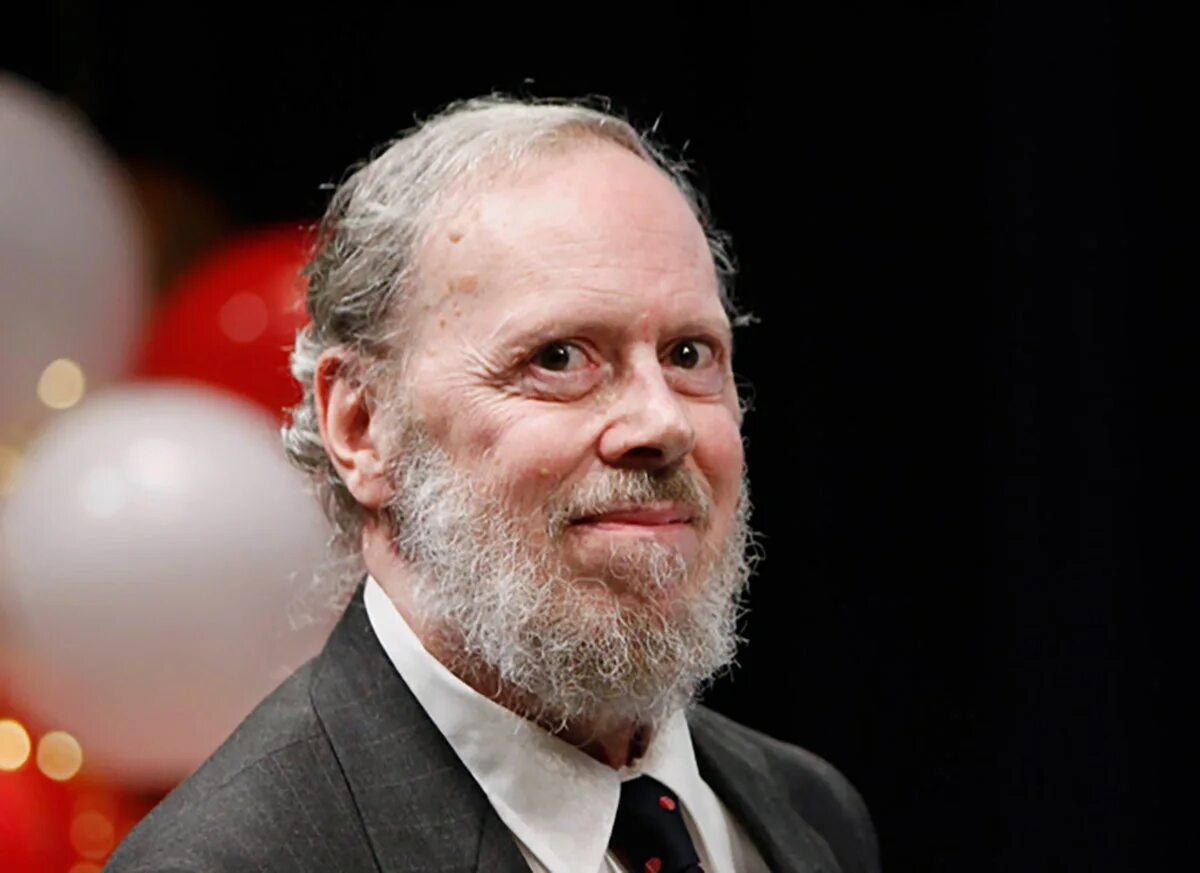 Создатель языка программирования. Деннис ритчи (dennis ritchie). Бьёрн страуструп язык программирования c++. Деннис ритчи (dennis ritchie). Си подобные языки программирования.