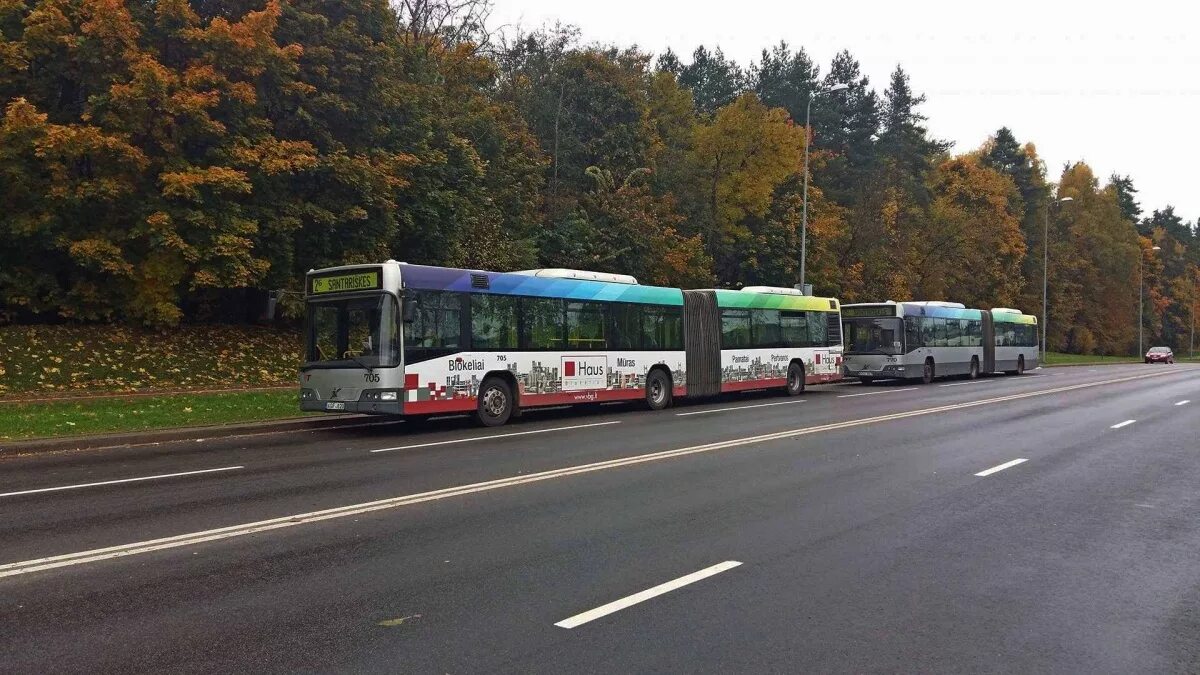 Санкт петербург вильнюс автобус. Volvo 7700. volvo 7700a agf. автобус volvo 7700. автобус вольво псков.