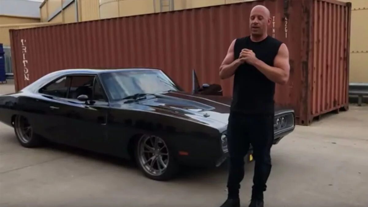 Как выглядит машина вин дизеля FIGURINE FAST & FURIOUS PAUL WALKER VIN DIESEL HIGH END FIGURINES FOR 1/18 MODEL