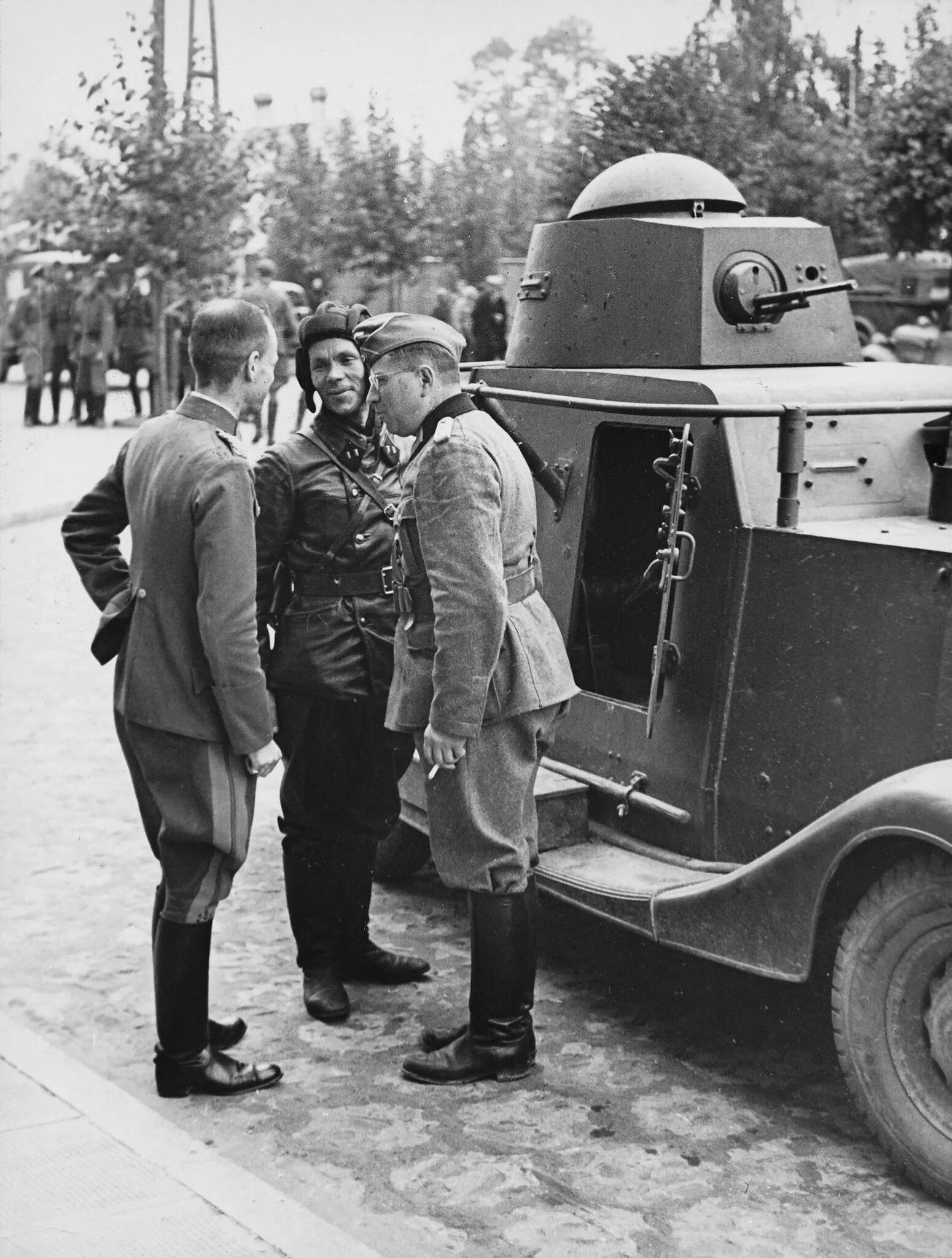 Парад советских и немецких. Парад вермахта в бресте 1939. парад вермахта и ркка в бресте 1939. совместный парад вермахта и ркка в бресте 1939. брест литовск парад 1939.