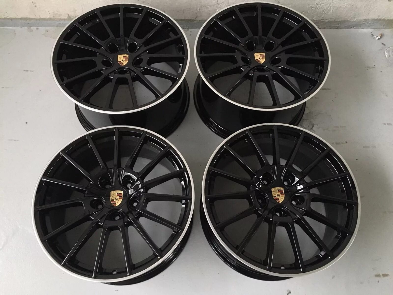 Диск порше кайен r21 оригинал. Диски turbo 3 r20 porsche cayenne. Диски литые порше кайен 21. Диски каен 20. Диски порше кайен r22.