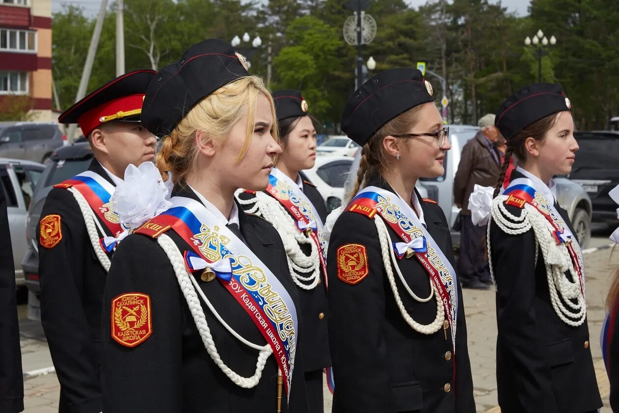 Сидоренко николай кадетский корпус. Выпускной в кадетской школе. Выпускной в кадетской школе. Прощание с кадетским знаменем. Выпускной в кадетской школе.
