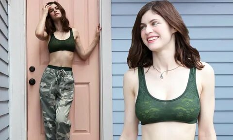 alexandra daddario in bra - www.tresses-extensions.com.