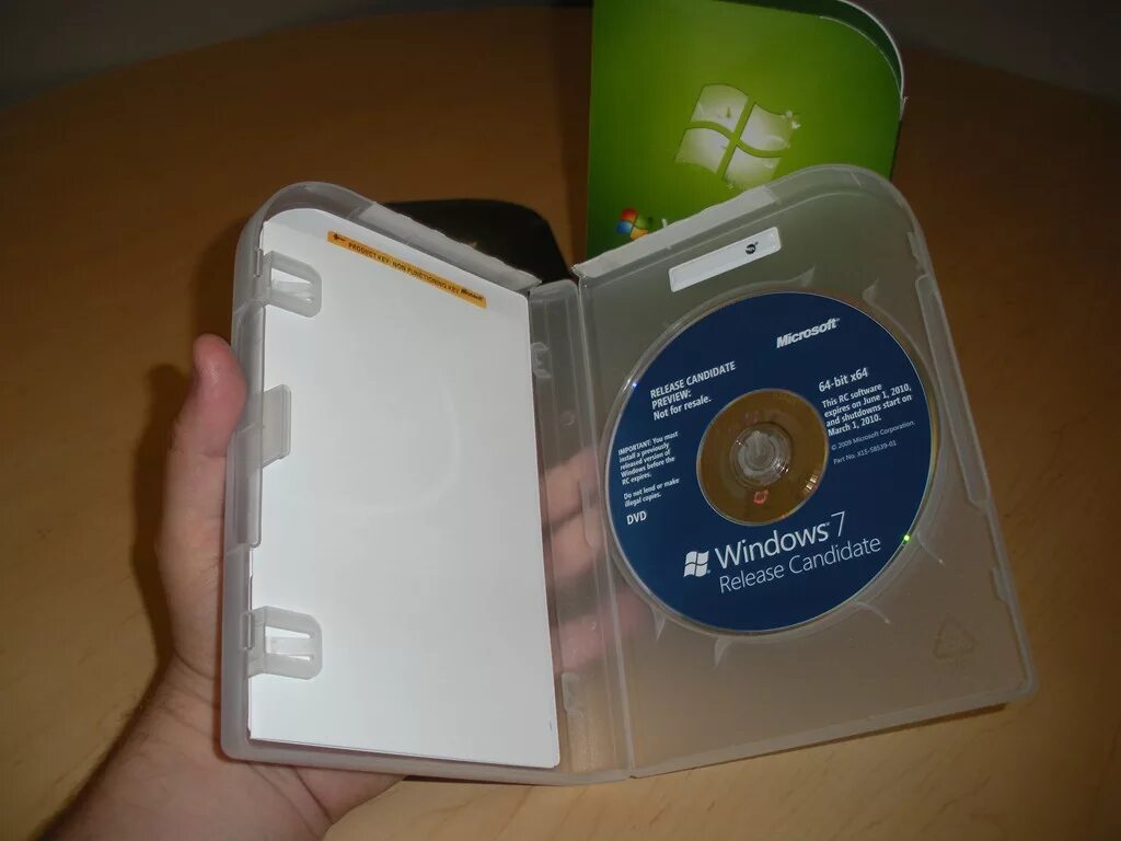 Диск Windows 7 Box. Windows 7 коробка с диском. Windows 7 коробочная версия. Windows 7 профессиональная Box. Коробочная версия купить