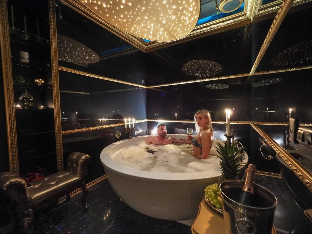 Спа санкт петербург с бассейном для двоих. Wise royal spa, санкт-петербург. роял спа невский 170. wise royal spa на невском. невский 170 спа салон.