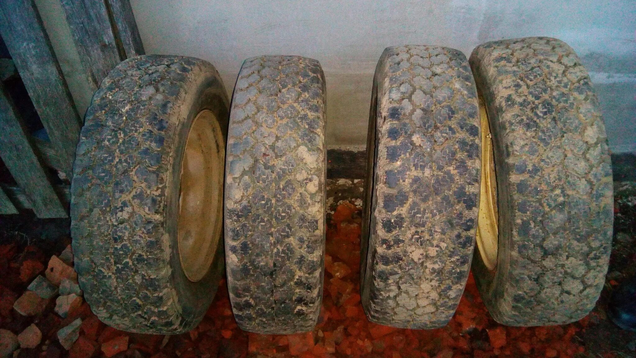 Шины Севен Хиллс 205/70 r15. Шины Seven Hills 185/75 r16. Севен Хиллс резина 14 205 70. 205 70 R15 к176 на ниву. Купить шины на 15 на 70