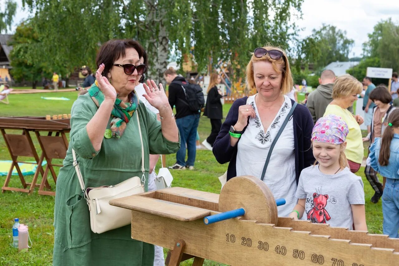 День огурца в суздале. Огуречный фестиваль в суздале 2022. Фестиваль огурца в суздале. Огуречный фестиваль в суздале 2022. Фестиваль небо россии.