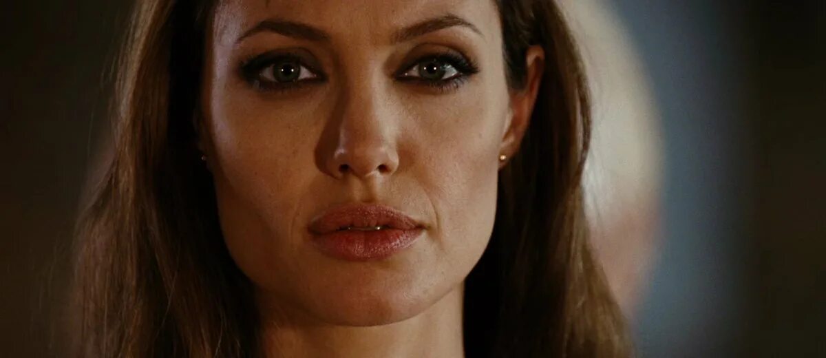 Какая интересная особа. Анджелина Джоли особо опасен.