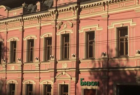 Розетка на фасаде дома