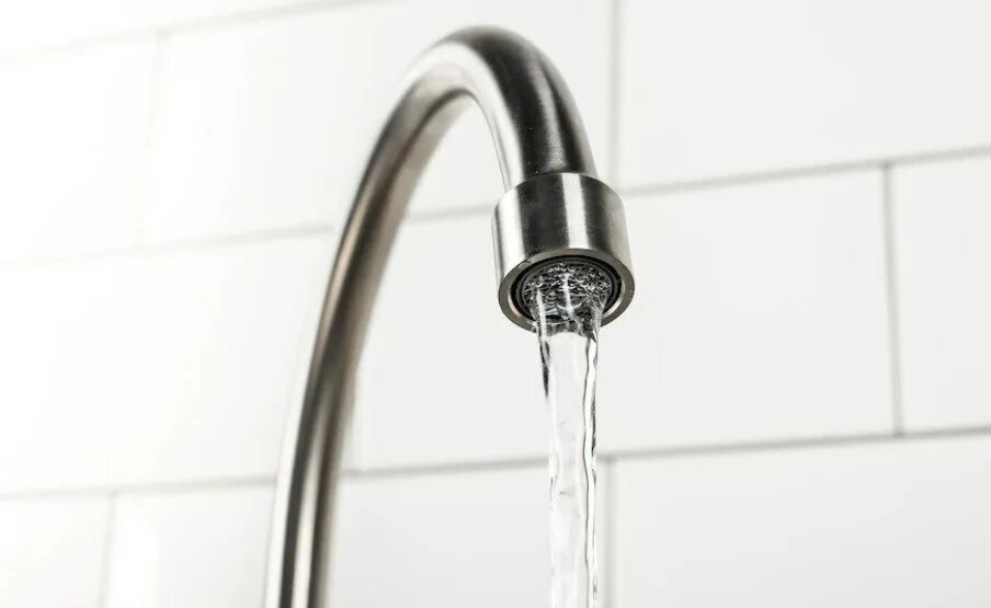 Включи воду на 50. Кран водопроводный. Включи воду на 50. Кран с тонкой струей. Вода.