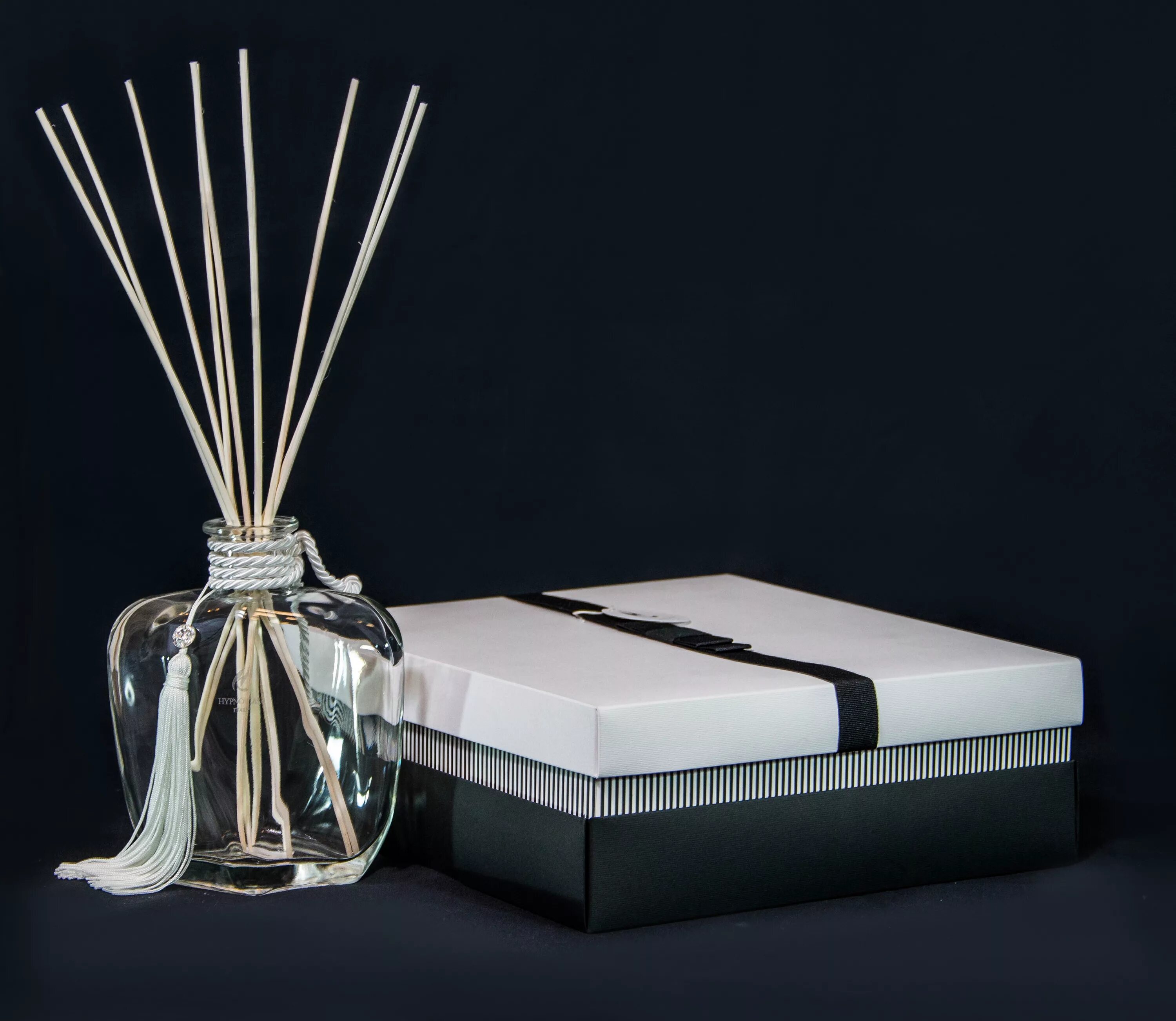 Ароматический диффузор, 250 мл, vanilla brownies, element. Диффузор приточно-вытяжной со стопорным кольцом и фланцем 100 мм era 10dk. Со диффузор. Со диффузор. Диффузор kaori m аромат pear fressia, 1 шт.