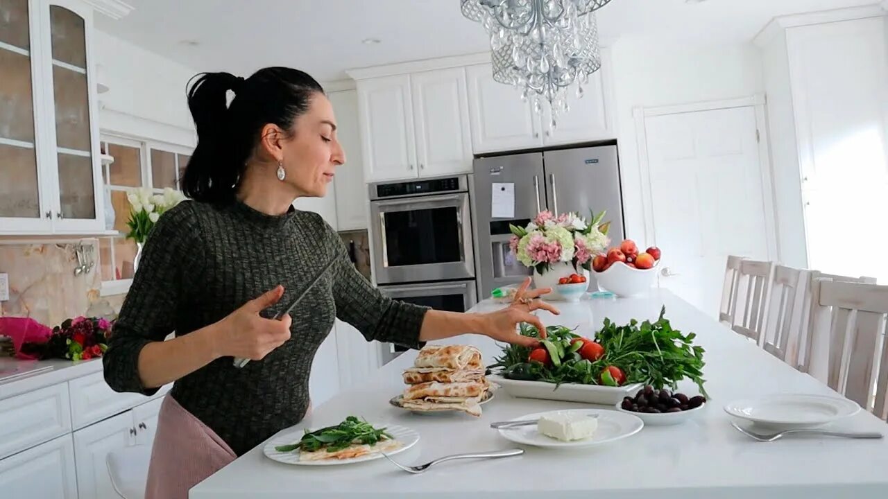 Видео эгине ютуб на русском. Эгинэ. Дом Эгине блоггер. Heghineh Cooking show in Russian. БРДУЧ.