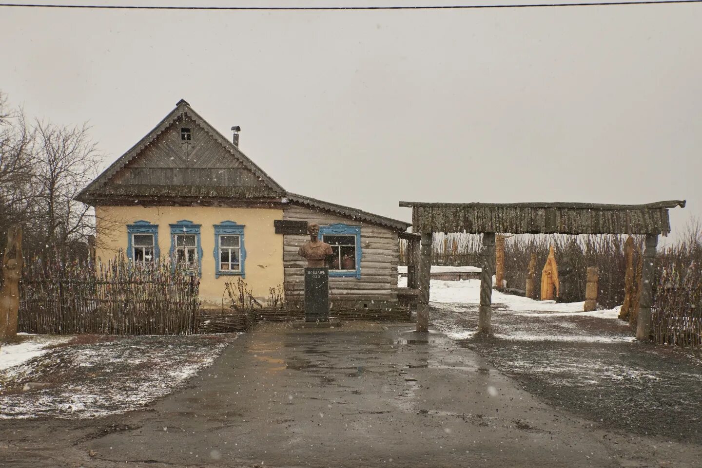 Республиканская подлесный. Музей этно-КУДО В С Подлесная Тавла. Дом-музей «этно-КУДО» им. в. и. Ромашкина. Дом Ромашкина Подлесная Тавла. Подлесная Тавла Мордовия дом музей этно КУДО.